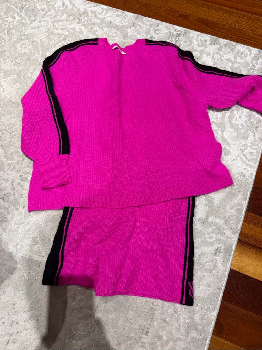 Victoria's Secret Bright cashmere Fuchsia Ribbed Knit Top
